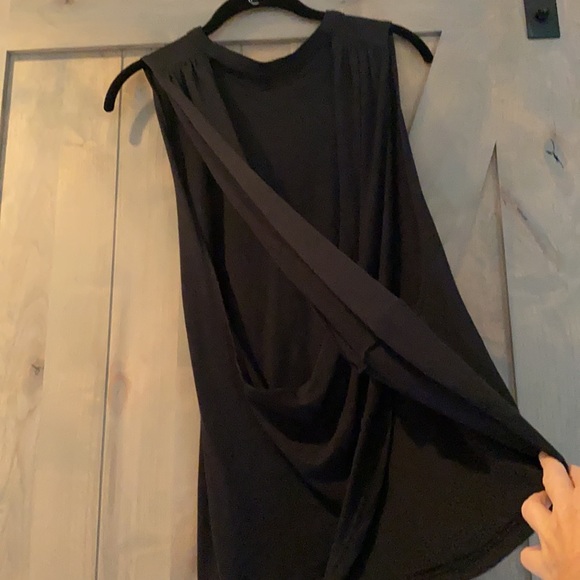 FEEPEOPLE MOVEMENT  blk open back tank SM / Med - Picture 1 of 13